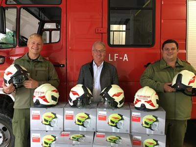 Übergabe der neuen Helme Freiwillige Feuerwehr Kirchham